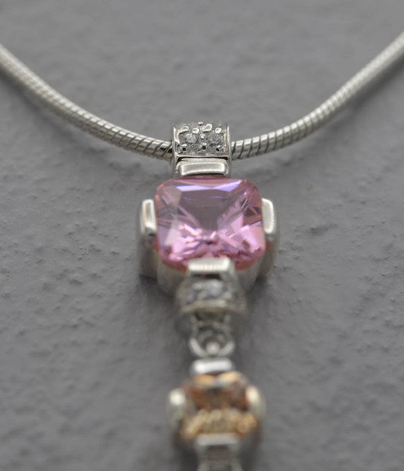 Rosa Zirkonia Anhänger Schlangenkette Collier Kette