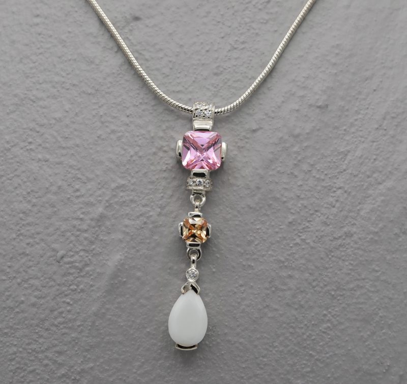 Rosa Zirkonia Anhänger Schlangenkette Collier Kette