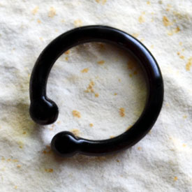 Fake Piercing 10 mm schwarz